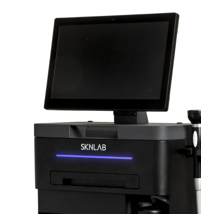 Sknlab device close-up